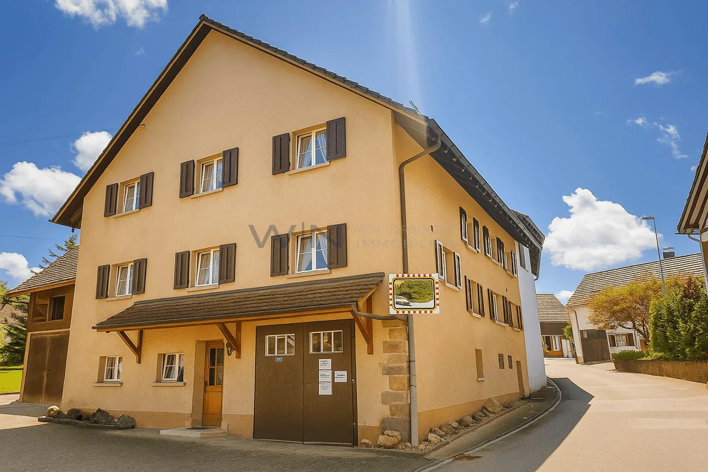 Double genius: Two houses? one price? endless possibilities - Photo 7 of 8