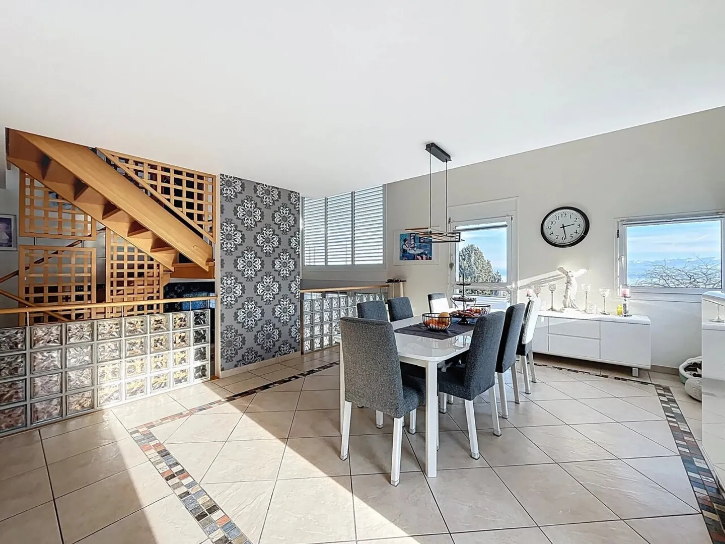 Live the calm, the view, and elegance every day - Photo 5 of 13