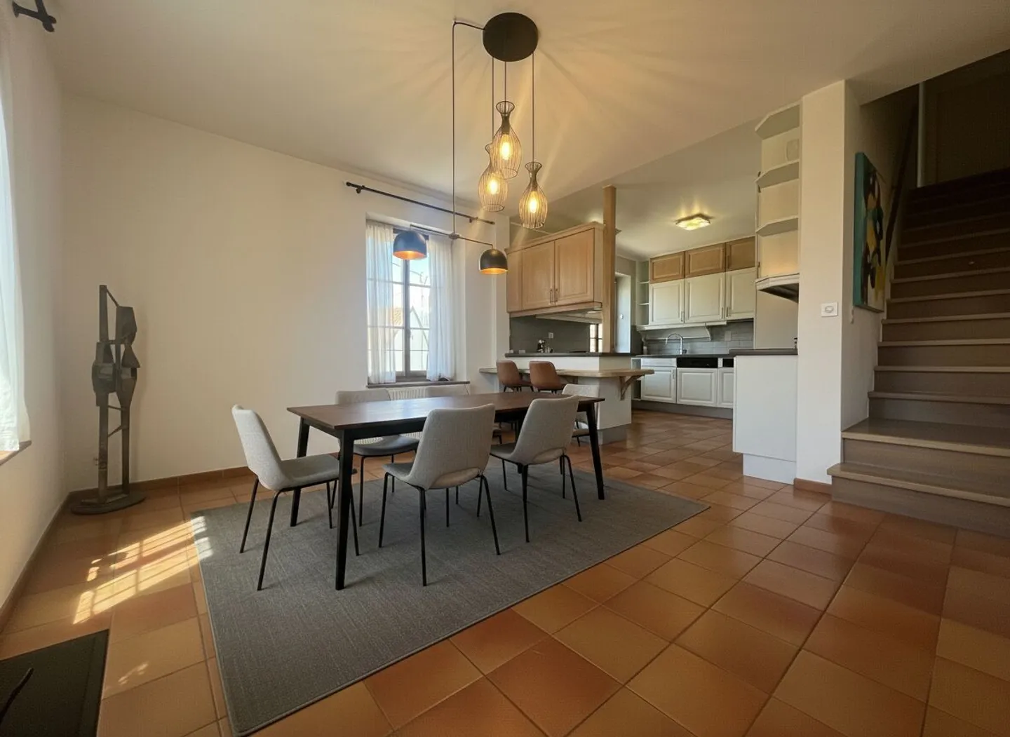 Beautiful Duplex Apartment / 5 Bedrooms / 2 Bathrooms / 1 Balcony / 2 Parking Spaces - Photo 2 of 13