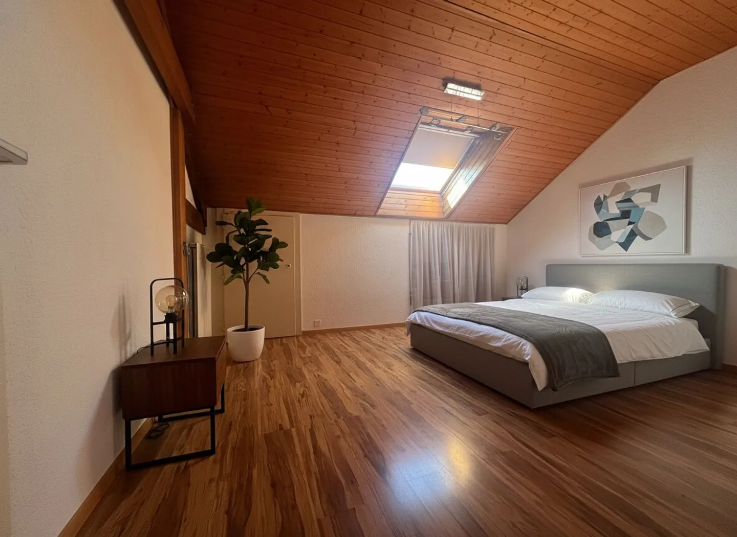 Beautiful Duplex Apartment / 5 Bedrooms / 2 Bathrooms / 1 Balcony / 2 Parking Spaces - Photo 6 of 13