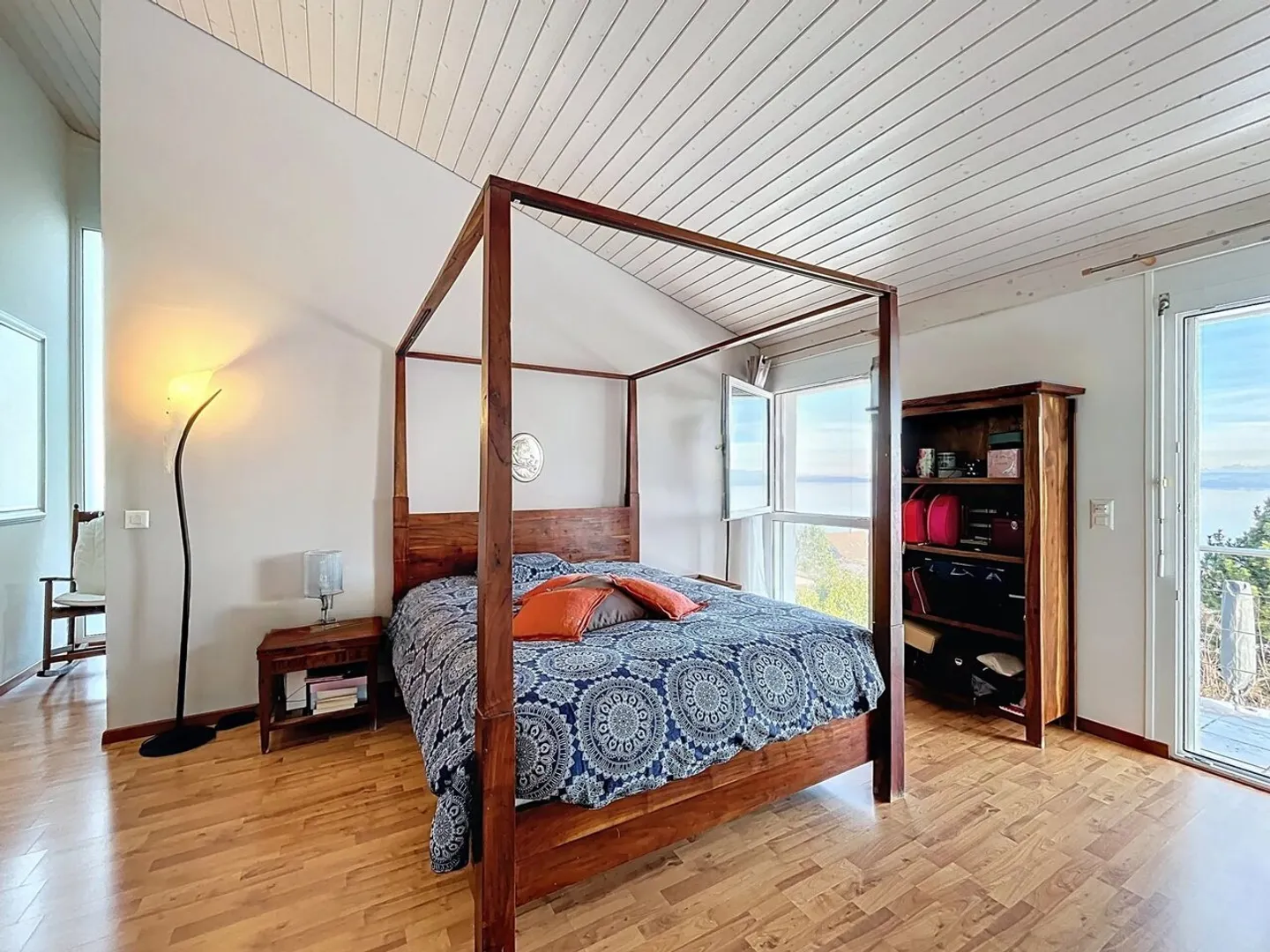 Live the calm, the view, and elegance every day - Photo 10 of 13