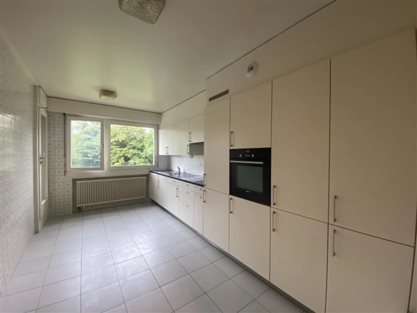 Ampio appartamento di 4 stanze al 3° piano - Foto 2 di 7