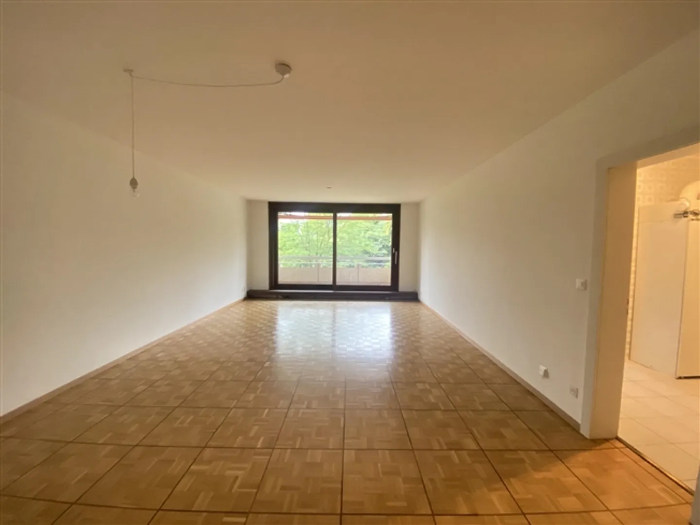 Ampio appartamento di 4 stanze al 3° piano - Foto 3 di 7