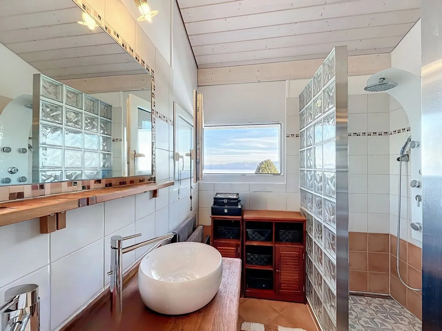 Live the calm, the view, and elegance every day - Photo 11 of 13