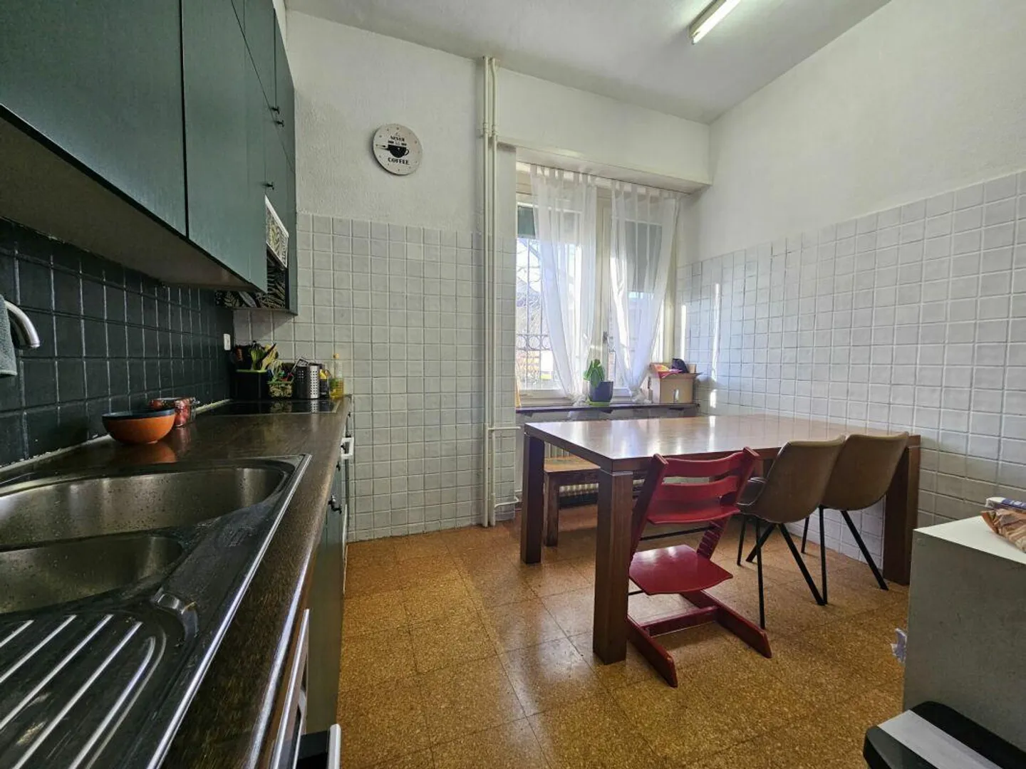 Manufacturer's villa with three apartments and building land reserves - Photo 8 of 9