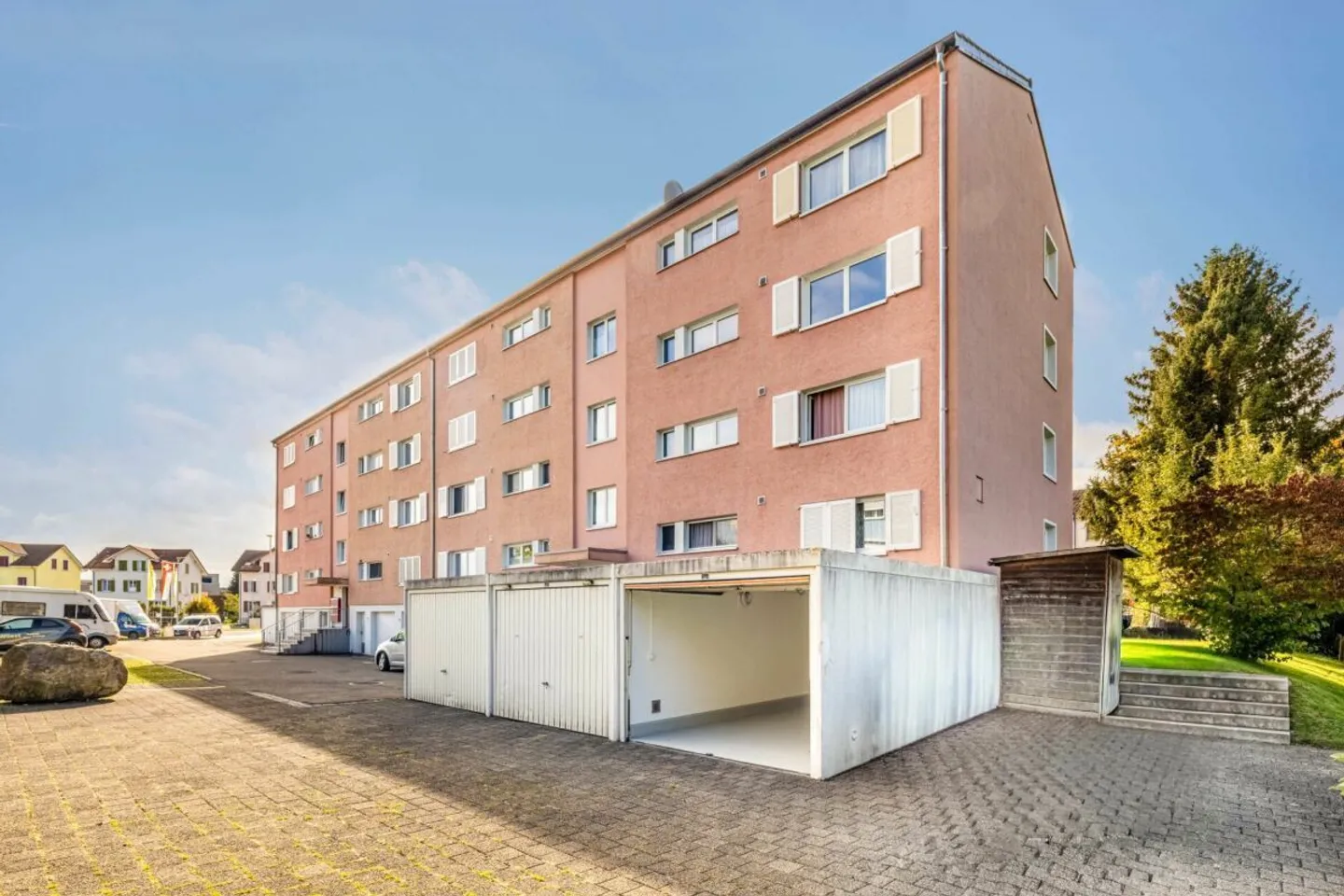Prima occupazione dopo ristrutturazione totale: Moderno appartamento di 4 stanze in una posizione tranquilla e soleggiata con garage singolo - Foto 10 di 13
