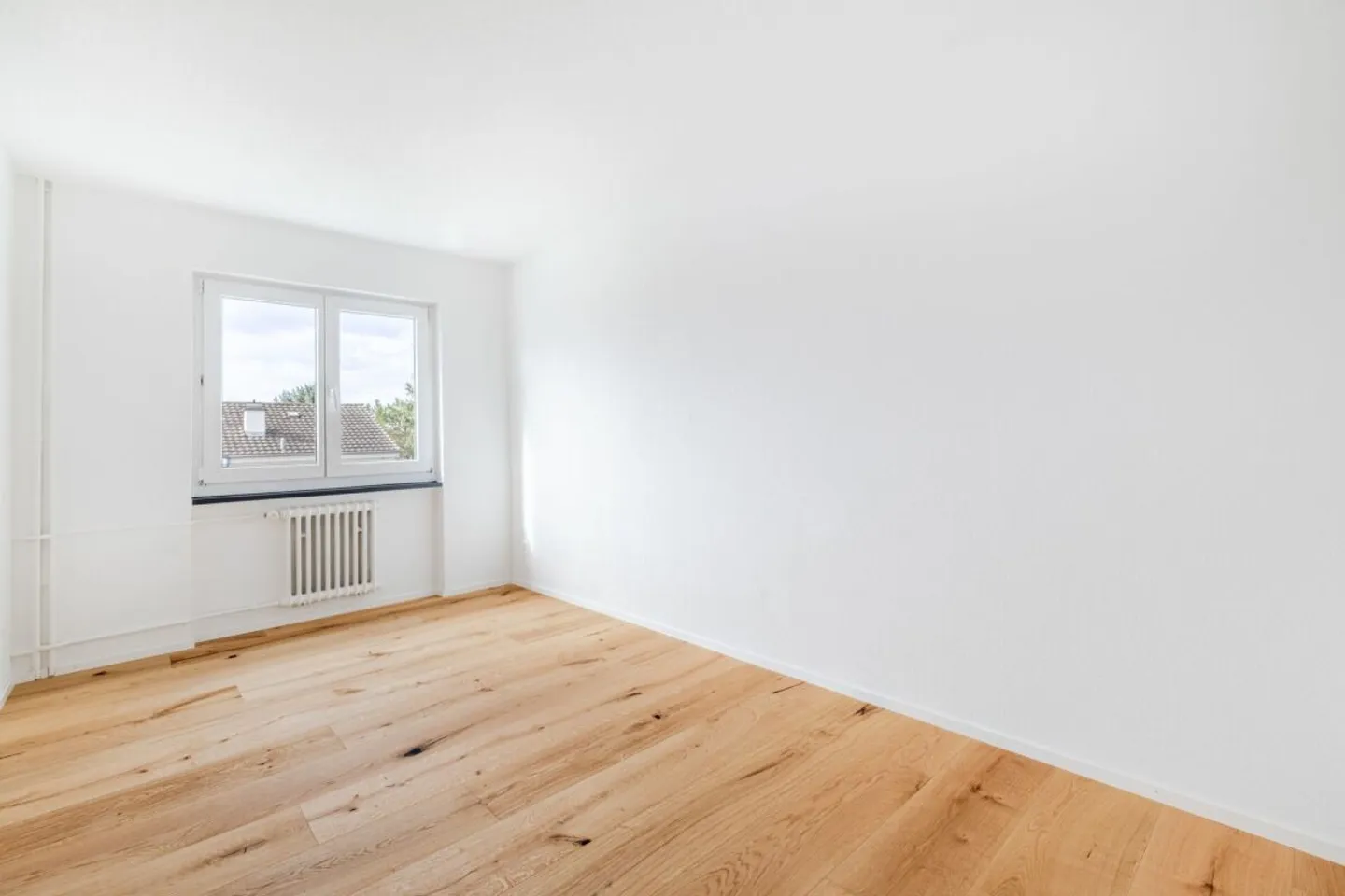 Prima occupazione dopo ristrutturazione totale: Moderno appartamento di 4 stanze in una posizione tranquilla e soleggiata con garage singolo - Foto 9 di 13