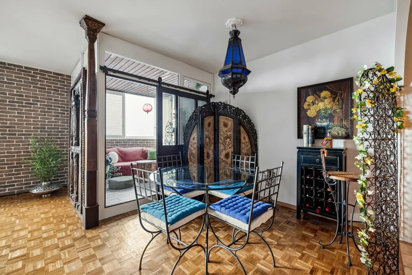 Bel appartement 4 pièces avec Loggia - Photo 1 sur 9