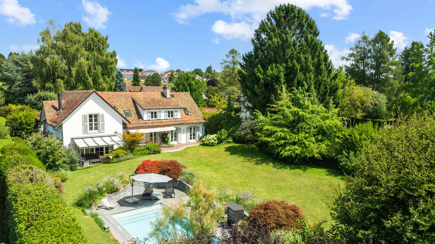 Demeure de charme entourée d'un jardin enchanteur - Photo 1 sur 13