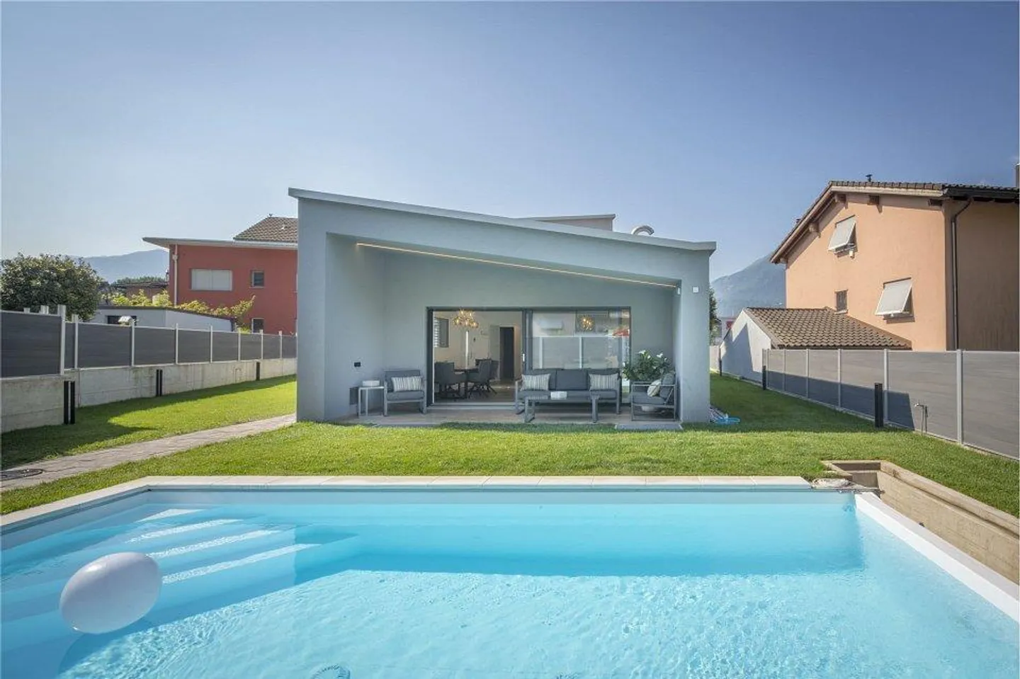 Villa moderne avec piscine - Photo 1 sur 13