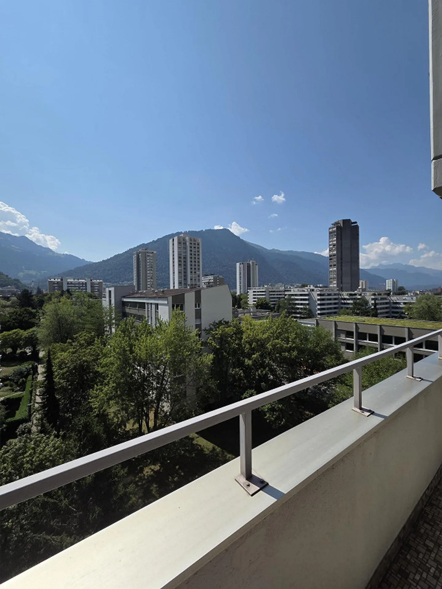 Bell'appartamento di 5.5 stanze, parzialmente ristrutturato in affitto - Foto 17 di 17