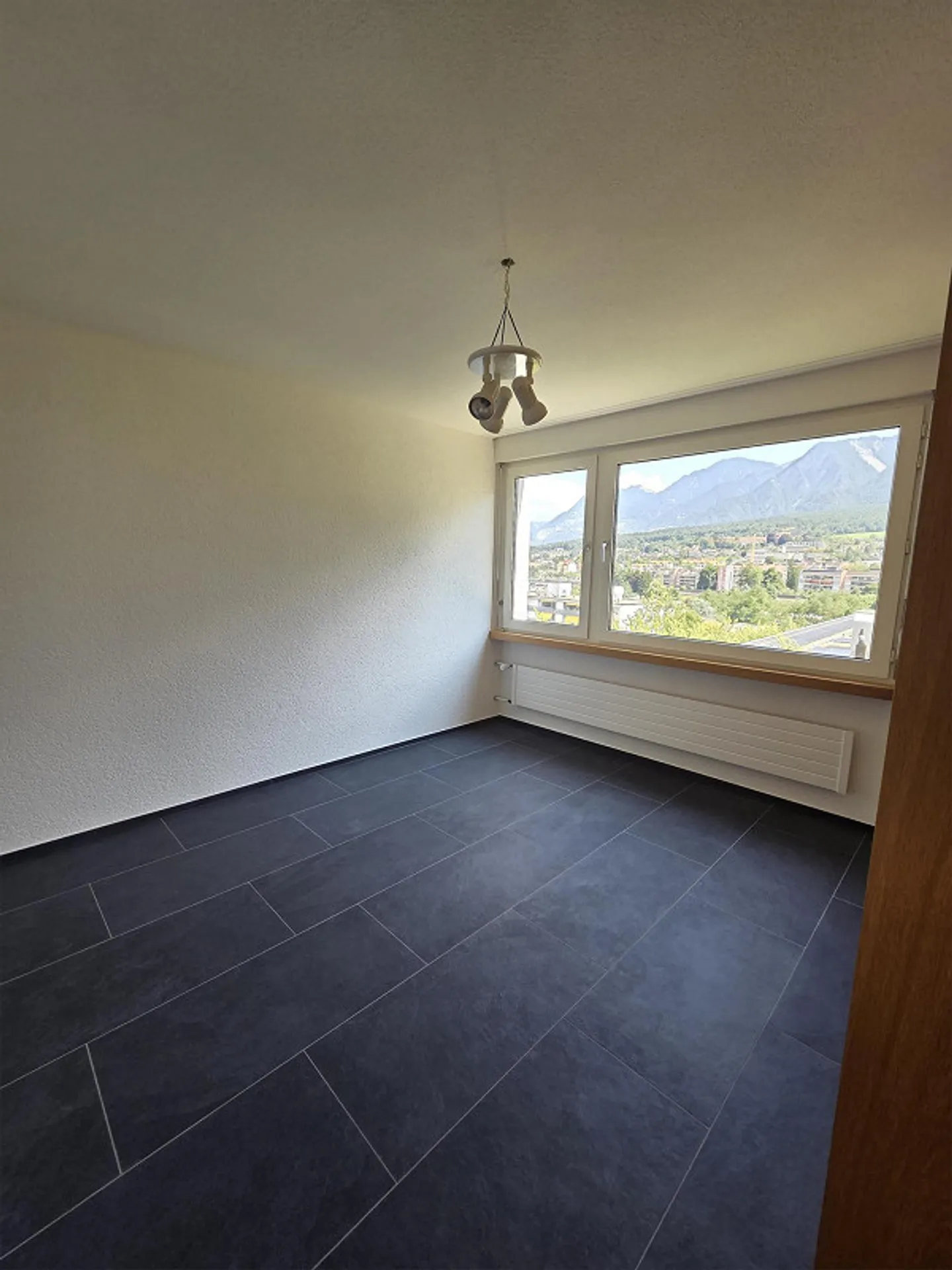 Bell'appartamento di 5.5 stanze, parzialmente ristrutturato in affitto - Foto 13 di 17