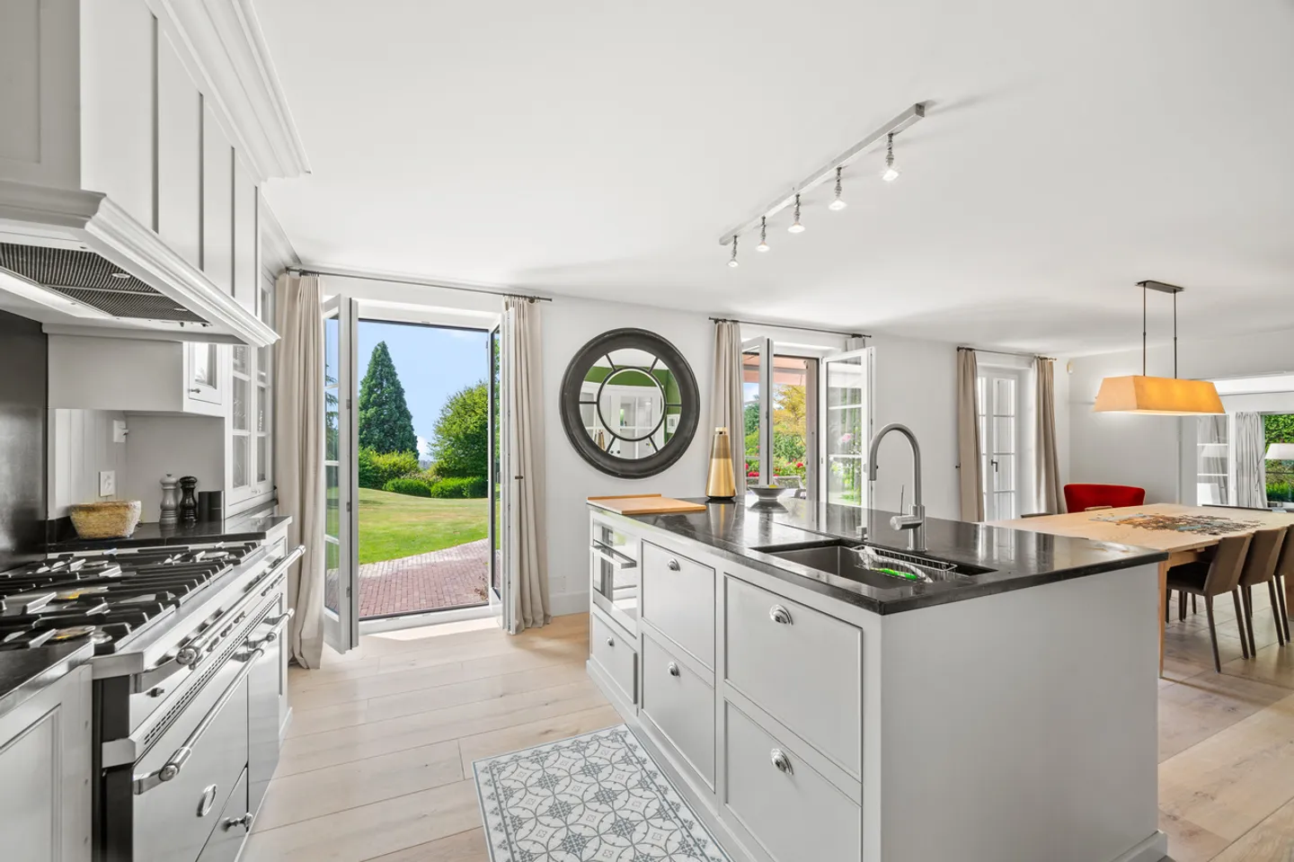 Demeure de charme entourée d'un jardin enchanteur - Photo 7 sur 13