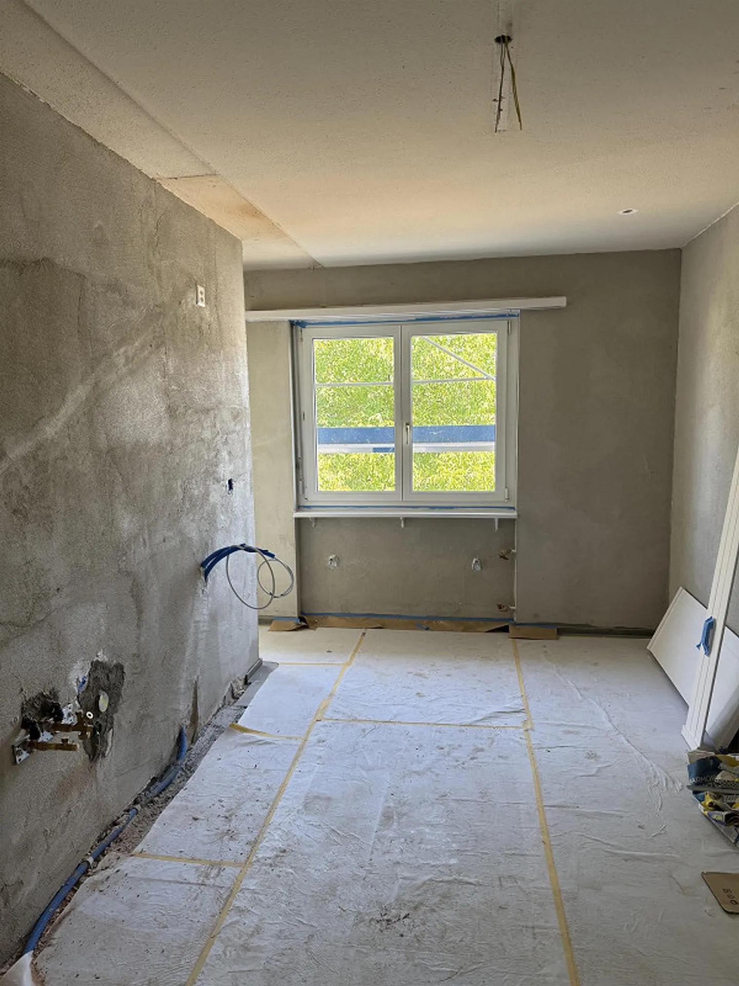 Appartement spacieux de 4 pièces - Première occupation après rénovation complète - Photo 2 sur 7