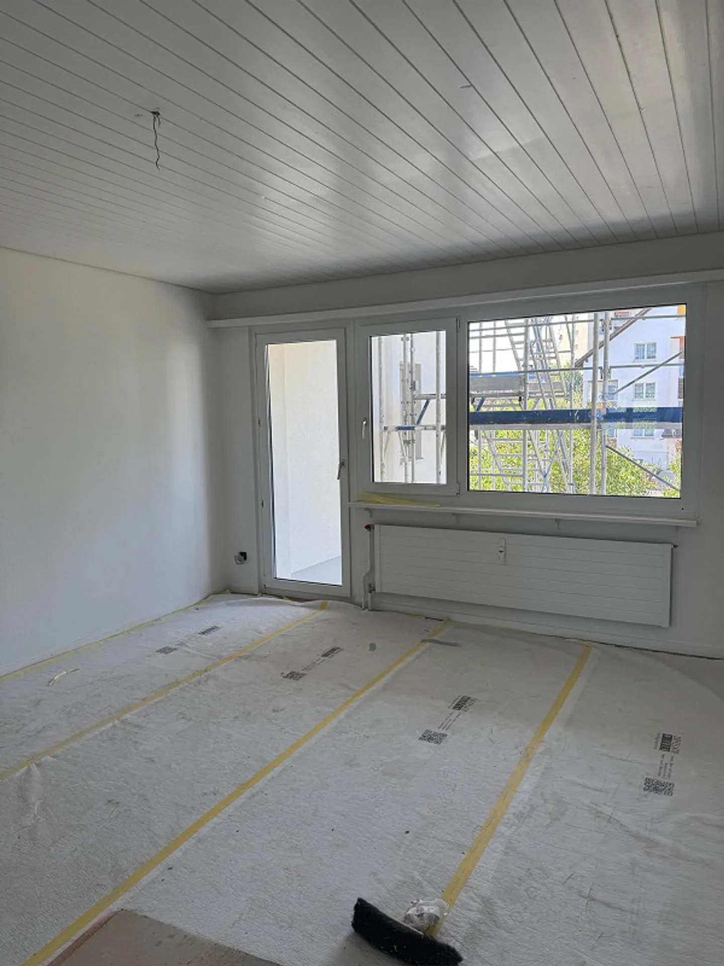 Appartement spacieux de 4 pièces - Première occupation après rénovation complète - Photo 4 sur 7