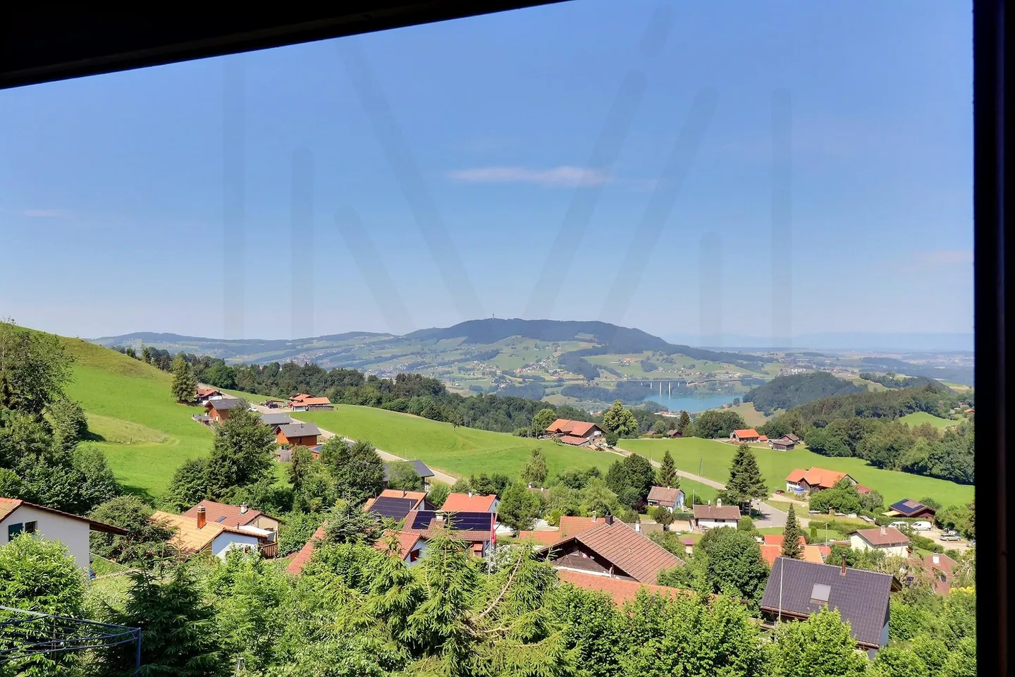 Charmantes Chalet mit Seeblick - Foto 1 von 18