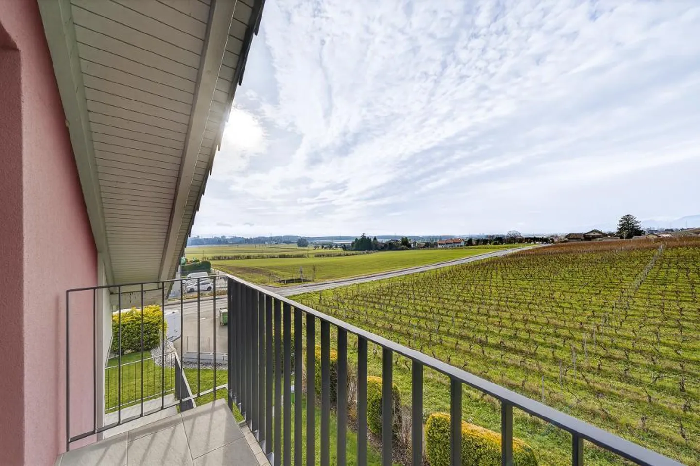 HARMONIE UND KOMFORT IM HERZEN DER WEINBERGE - Foto 2 von 8