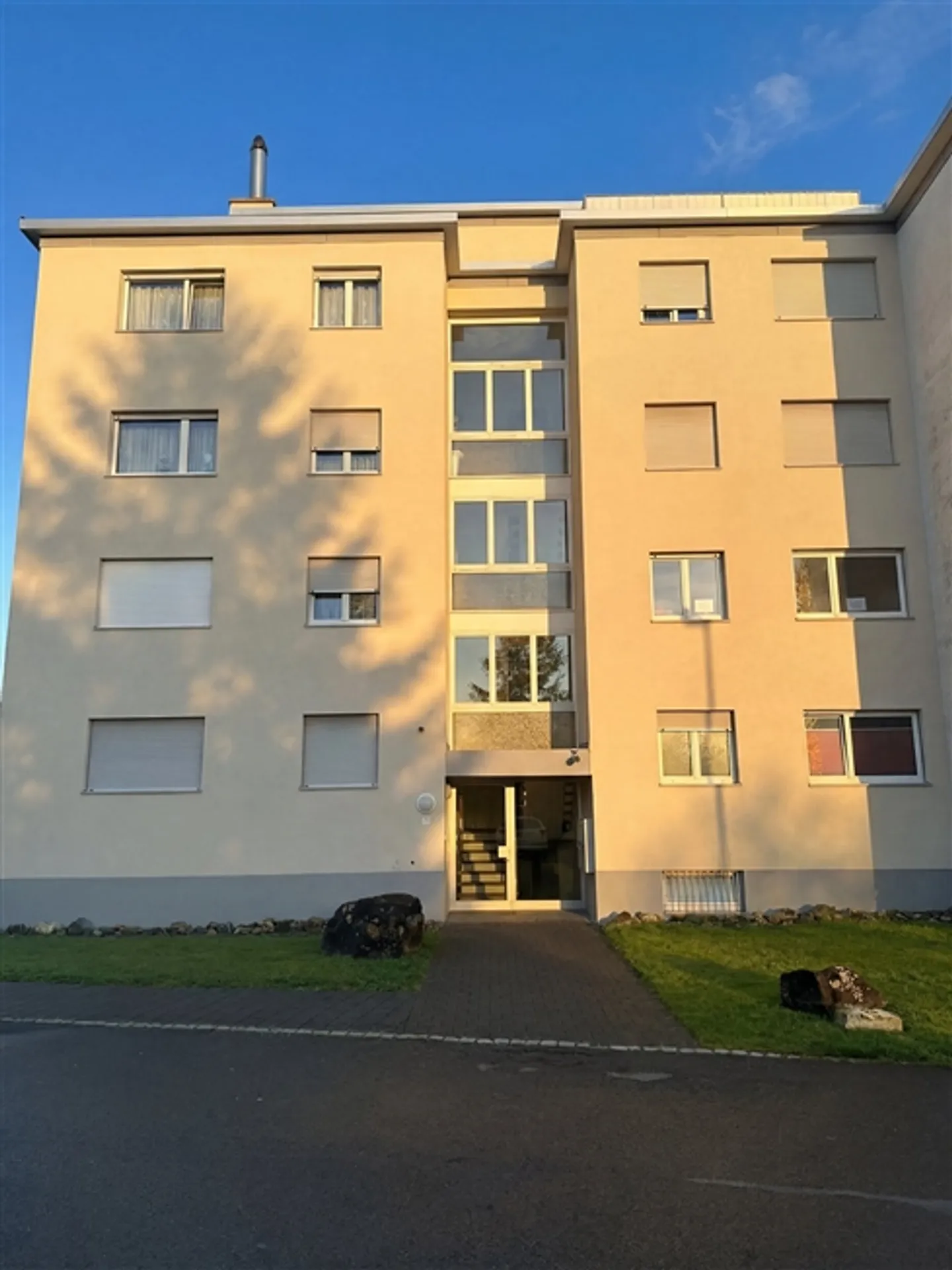 Appartement attrayant de 4,5 pièces dans un emplacement central - Photo 8 sur 8