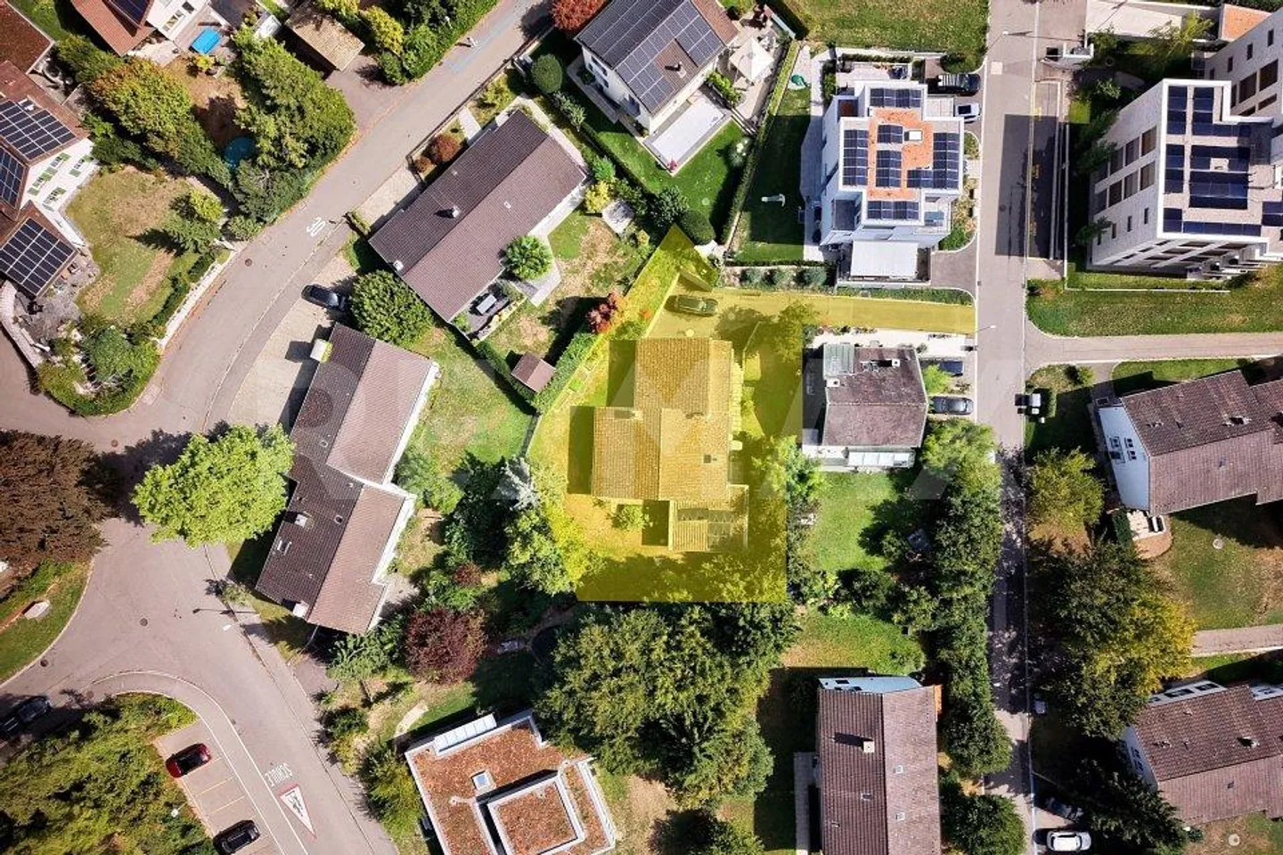 Casa unifamiliare con potenziale in una zona residenziale ambita - Foto 6 di 13