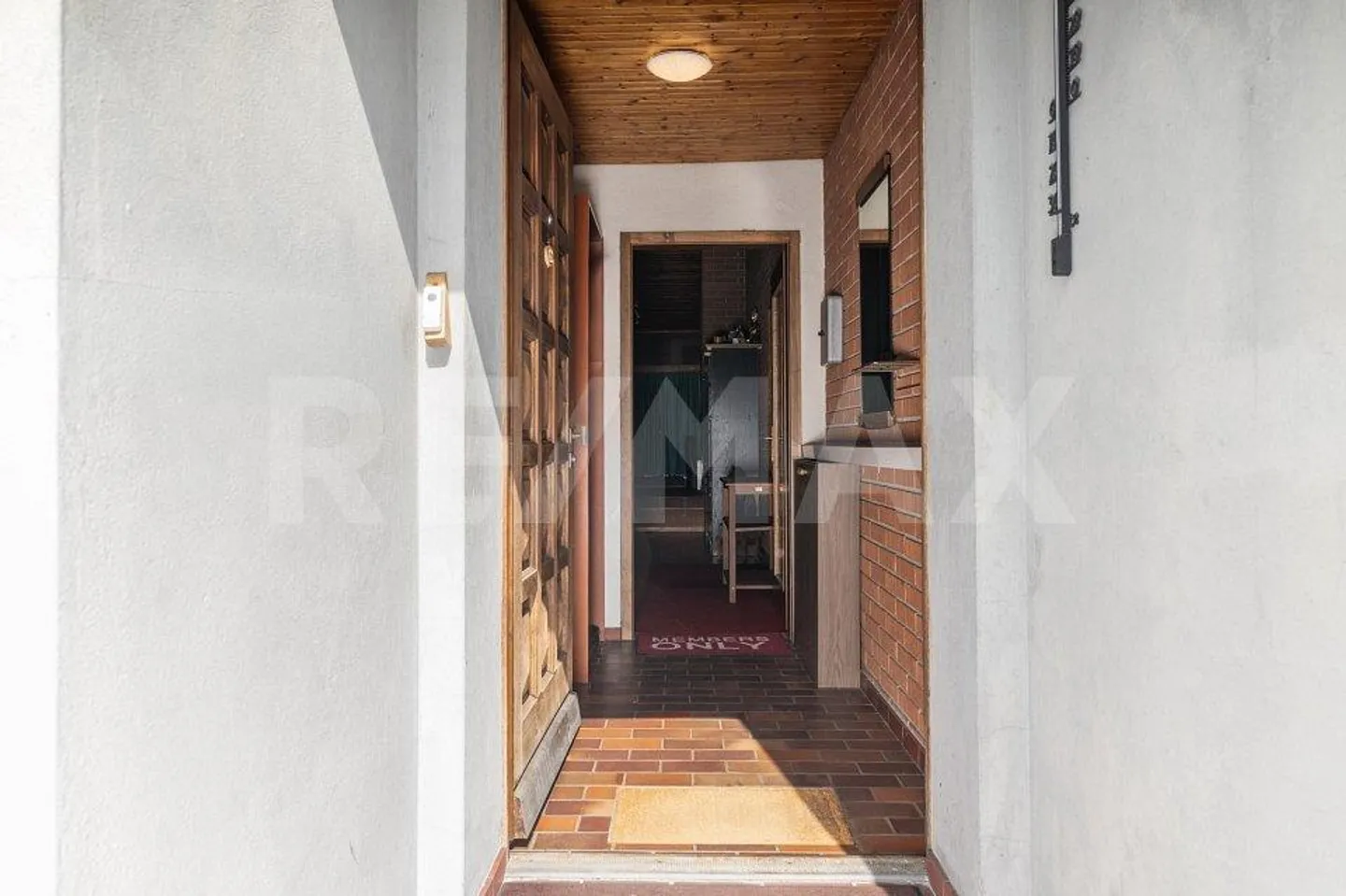 Casa unifamiliare con potenziale in una zona residenziale ambita - Foto 7 di 13