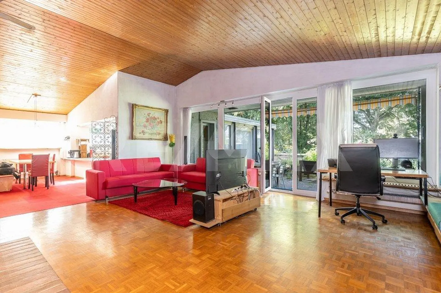Casa unifamiliare con potenziale in una zona residenziale ambita - Foto 9 di 13