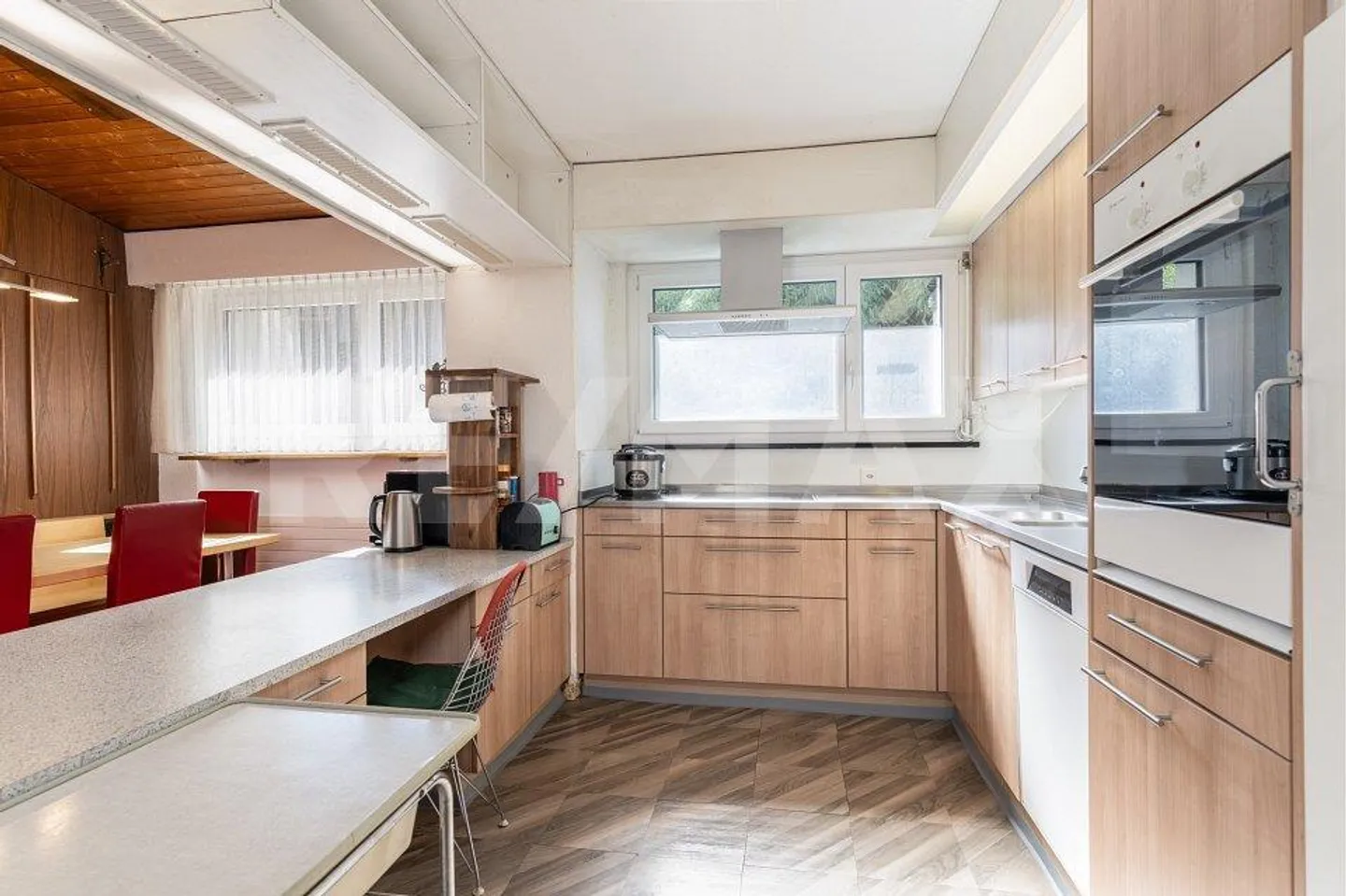 Casa unifamiliare con potenziale in una zona residenziale ambita - Foto 10 di 13
