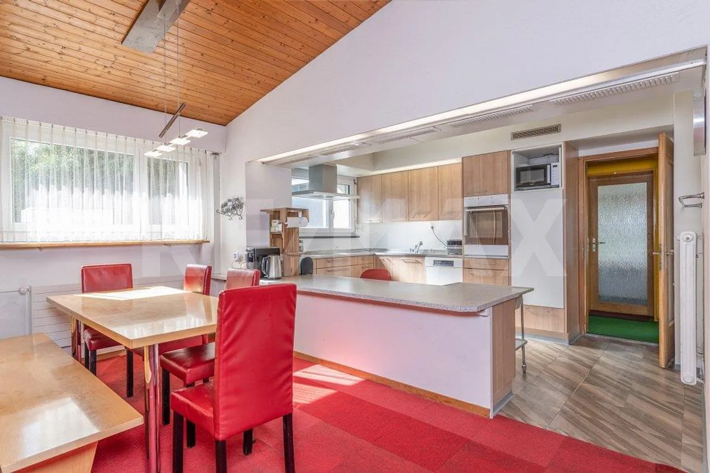 Casa unifamiliare con potenziale in una zona residenziale ambita - Foto 11 di 13