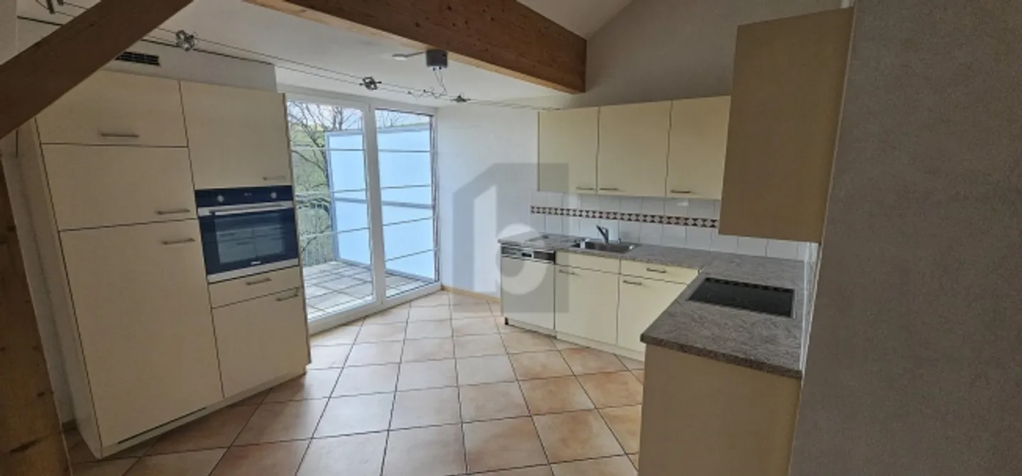 Very beautiful penthouse apartment with a view of nature - Photo 2 of 5