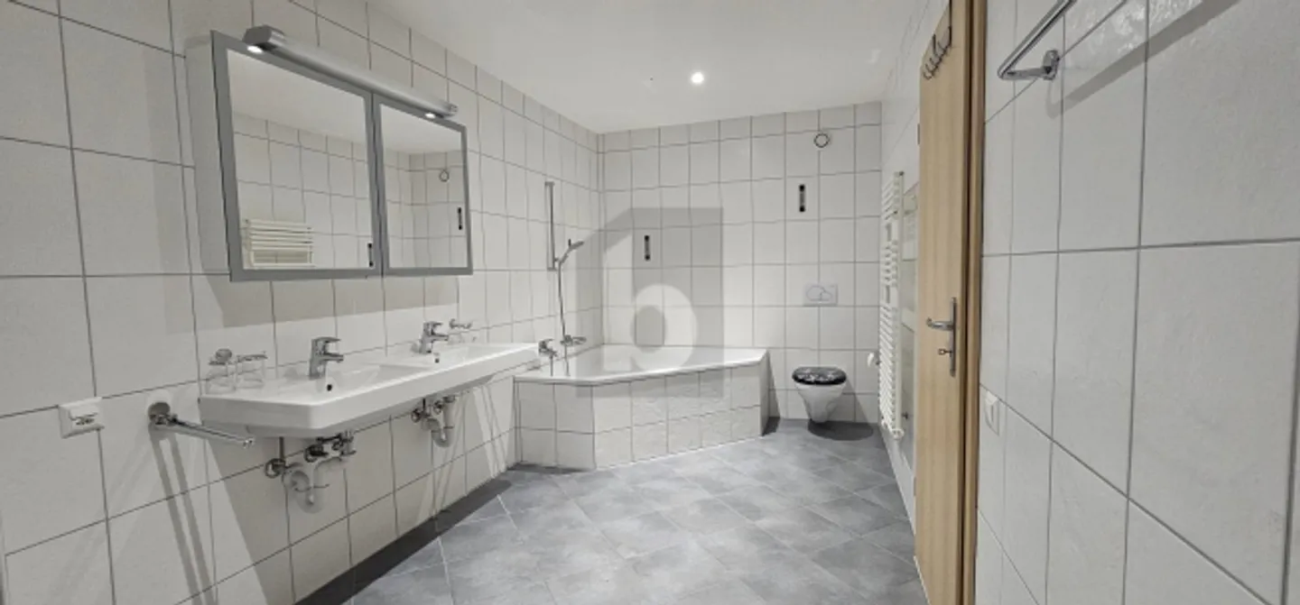 Very beautiful penthouse apartment with a view of nature - Photo 3 of 5