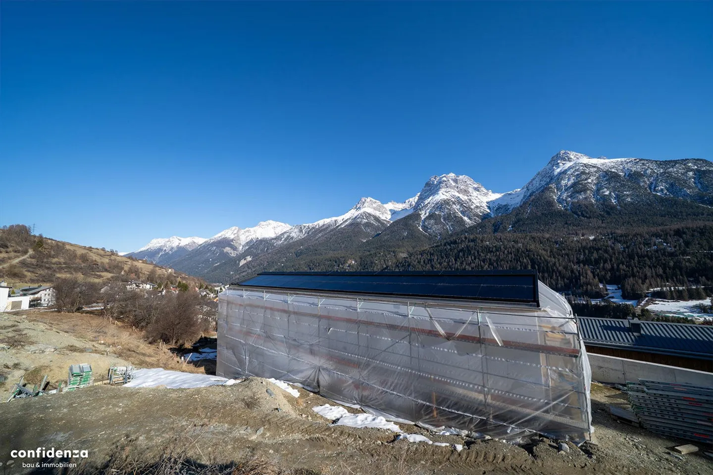 Maison individuelle neuve exclusive avec panorama à Scuol - résidence principale en haut de la colline - Photo 1 sur 10