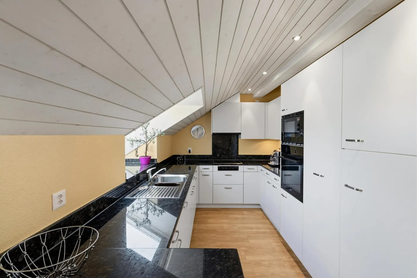At the very top, on top, at the top!!! (Leasehold) - Photo 6 of 11