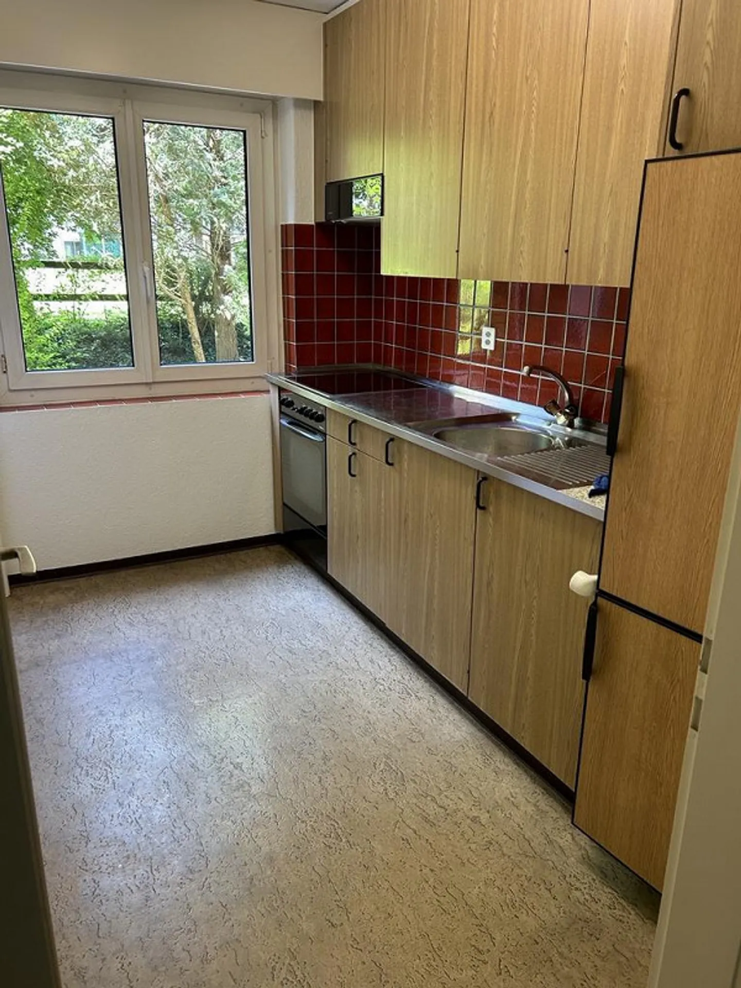 Appartement 1 pièce au rez-de-chaussée - Photo 2 sur 6