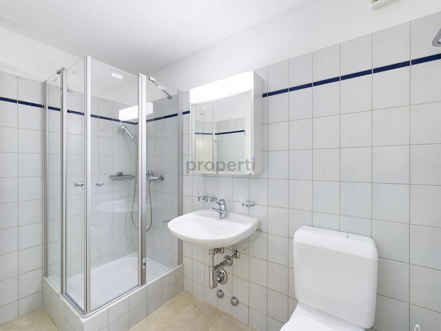 Lichtdurchflutete 4.5 Zimmerwohnung an familienfreundlicher Lage - Foto 8 von 10