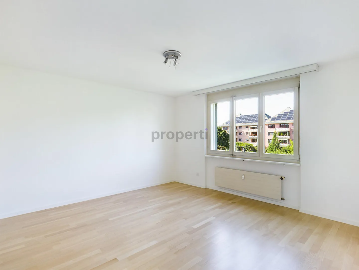 Lichtdurchflutete 4.5 Zimmerwohnung an familienfreundlicher Lage - Foto 6 von 10