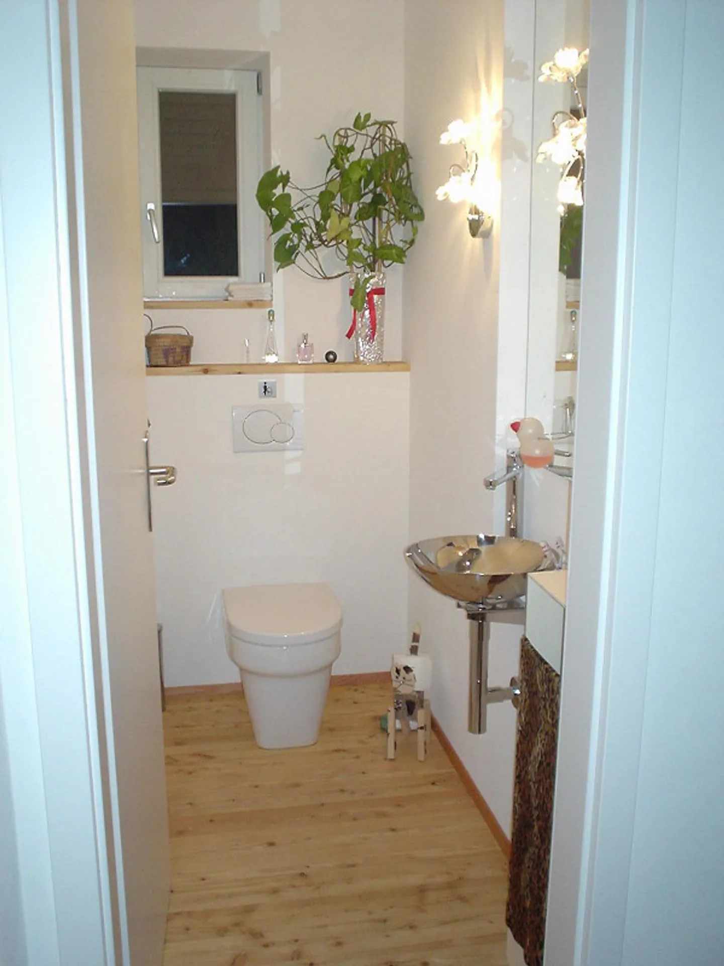 Unique: 7-Room Art Nouveau House with High Ceilings and Swimming Pond - Photo 7 of 24