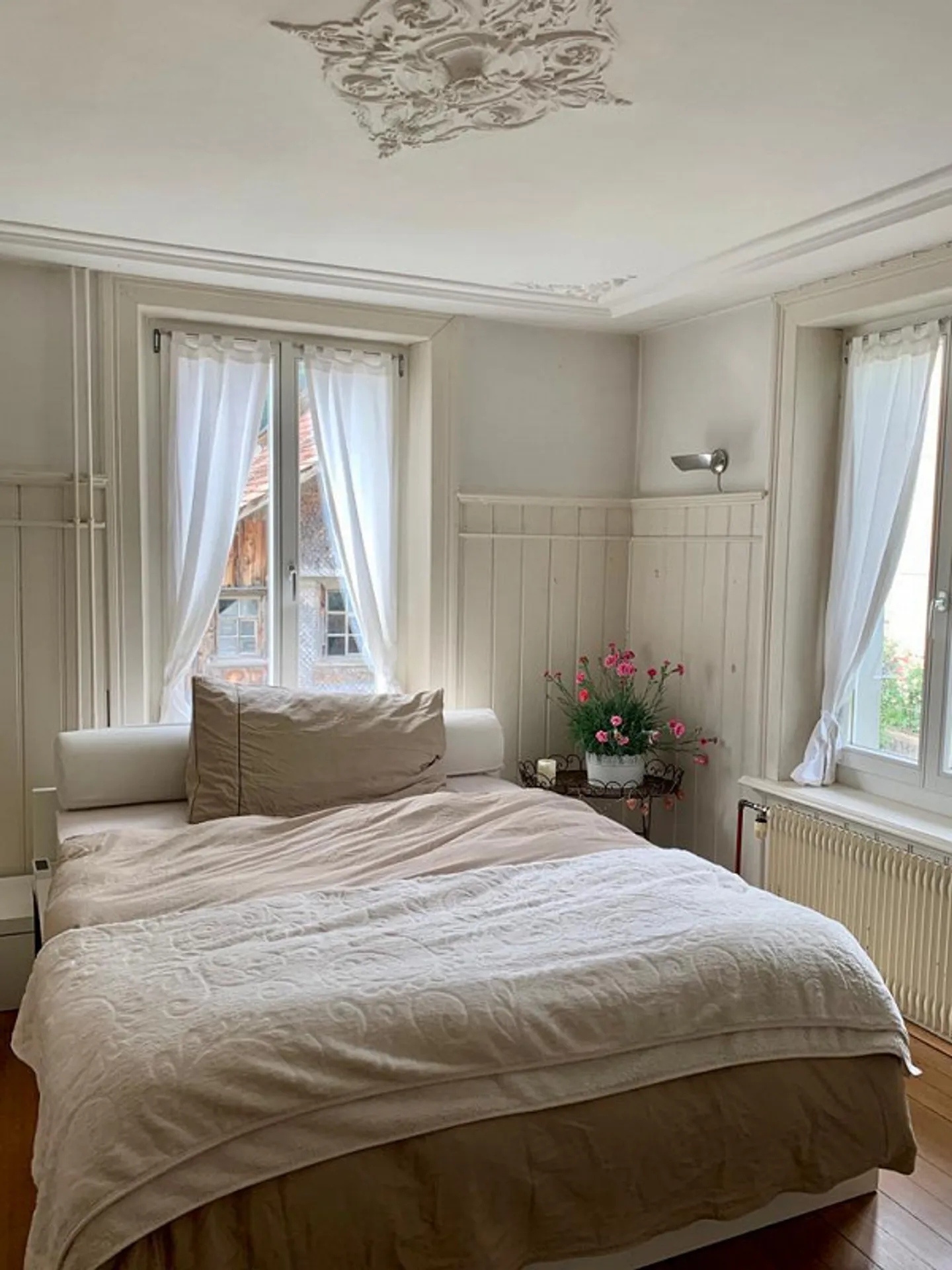 Unique: 7-Room Art Nouveau House with High Ceilings and Swimming Pond - Photo 16 of 24