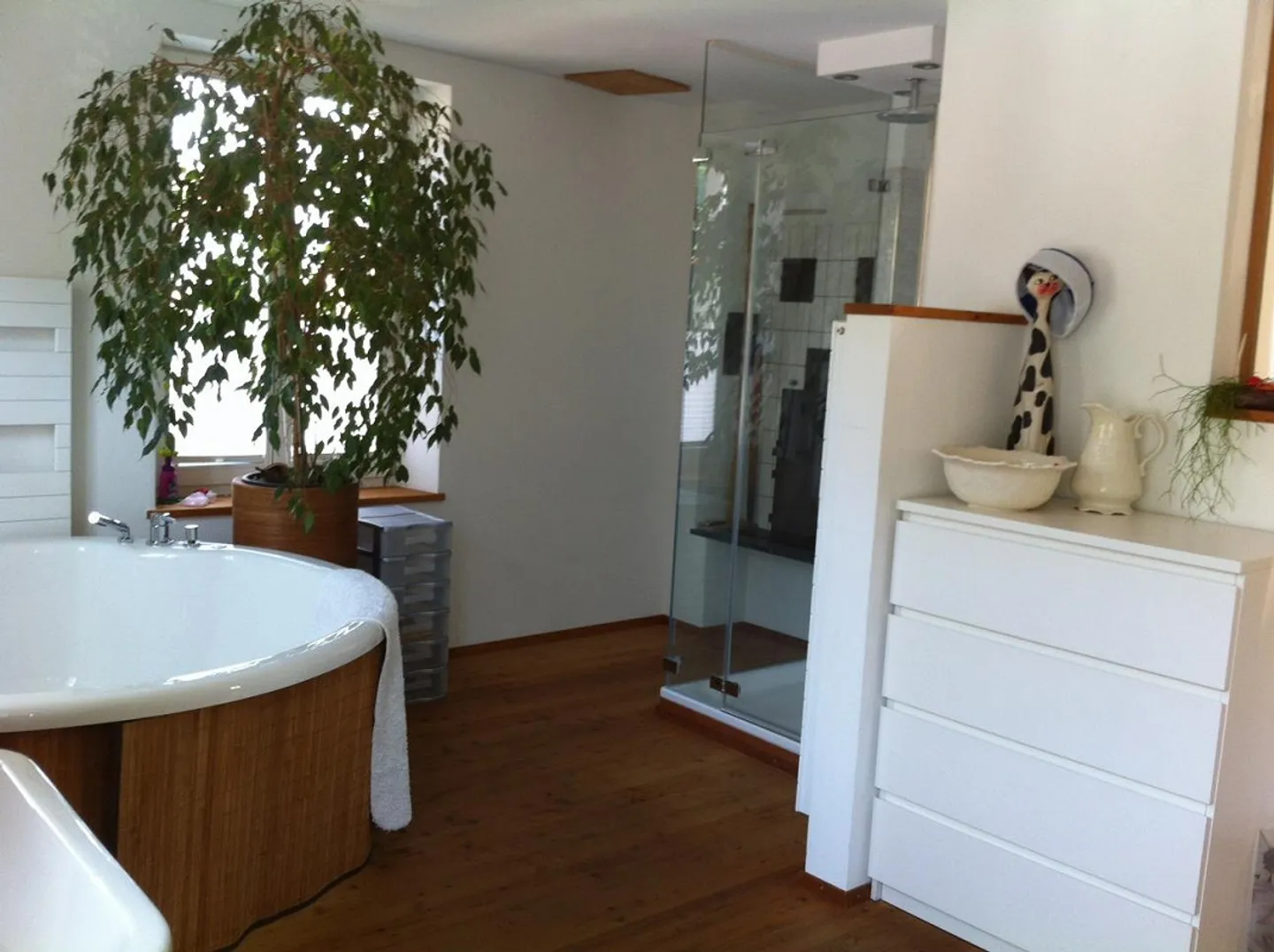 Unique: 7-Room Art Nouveau House with High Ceilings and Swimming Pond - Photo 20 of 24