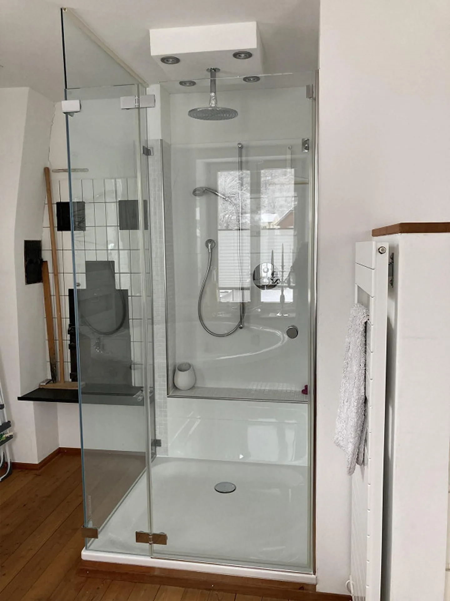 Unique: 7-Room Art Nouveau House with High Ceilings and Swimming Pond - Photo 23 of 24