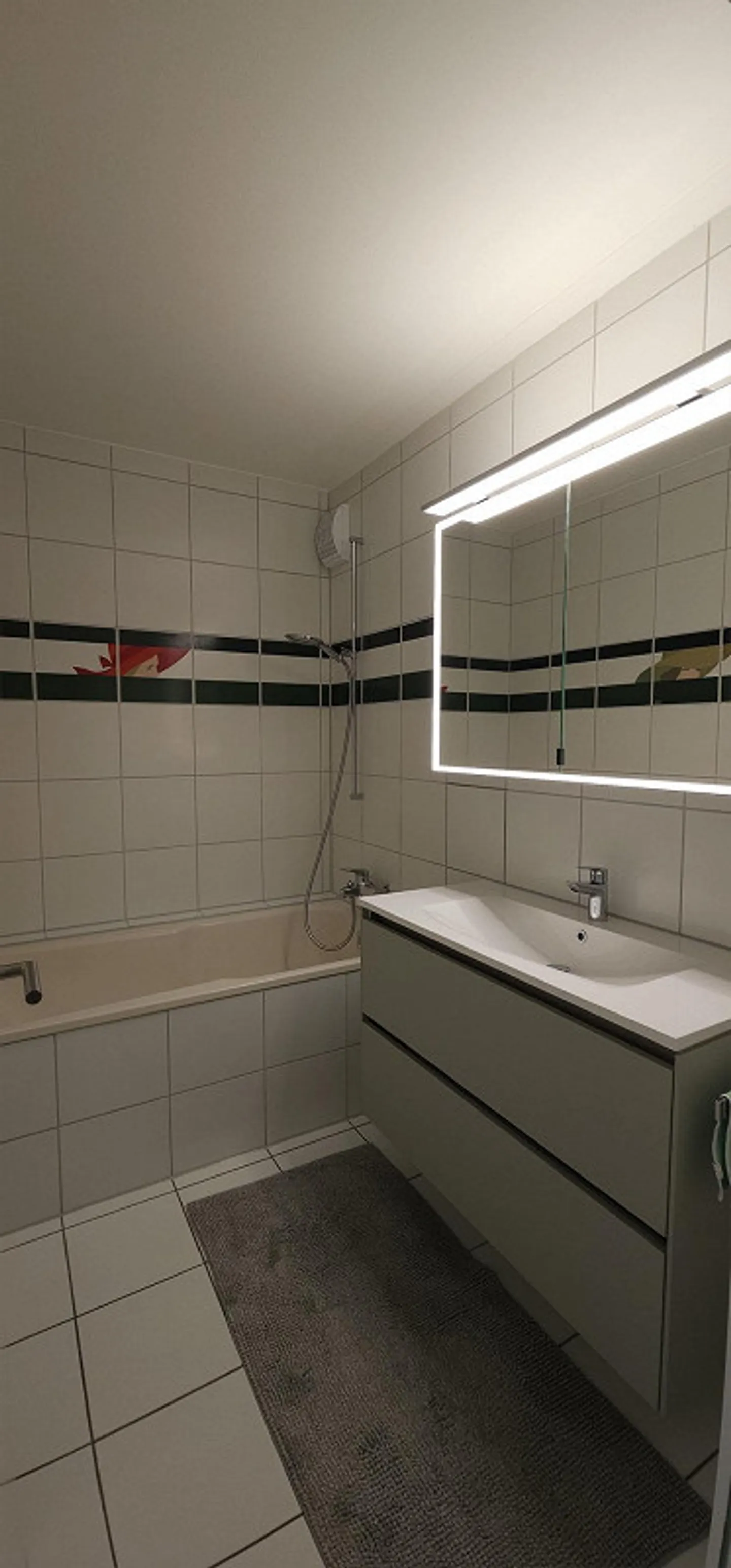 Quietly located, renovated 3.5-room apartment with hobby room in Reinach - Photo 6 of 13