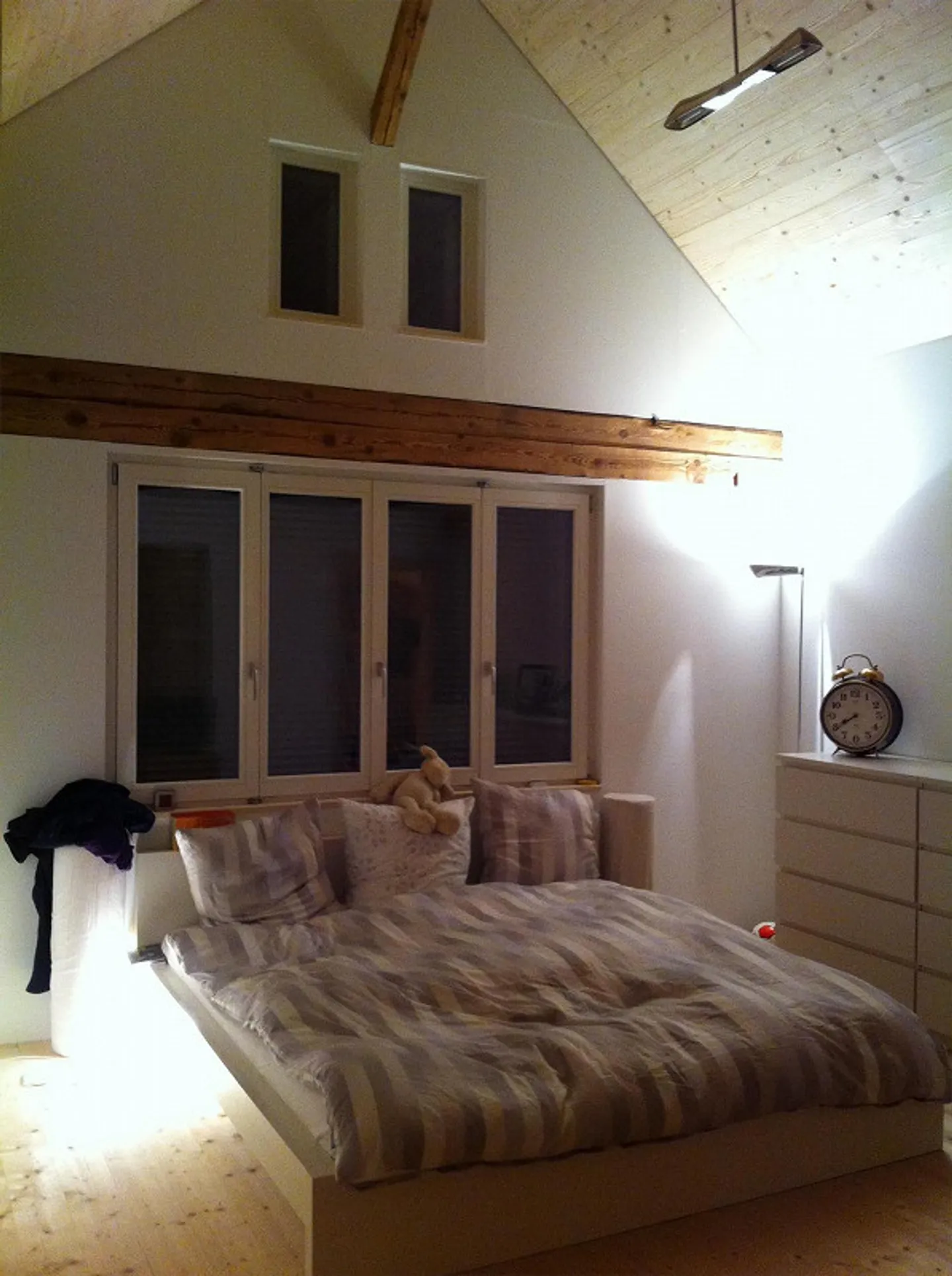 Unique: 7-Room Art Nouveau House with High Ceilings and Swimming Pond - Photo 19 of 24