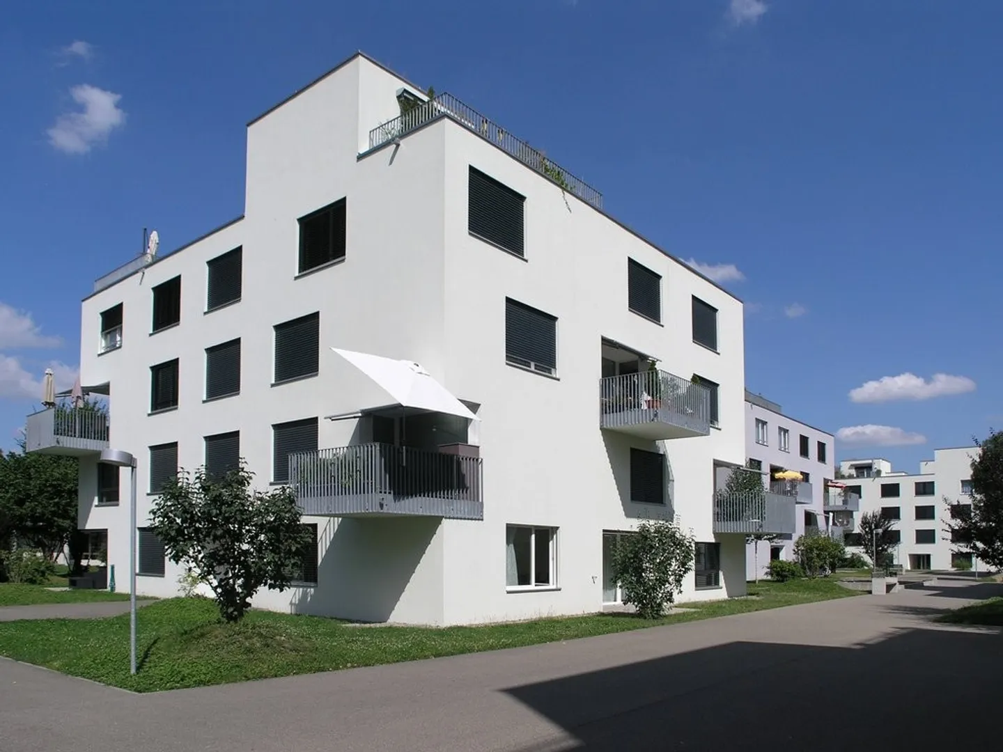 Votre place de parking sur Roosstrasse vous attend - Photo 1 sur 1