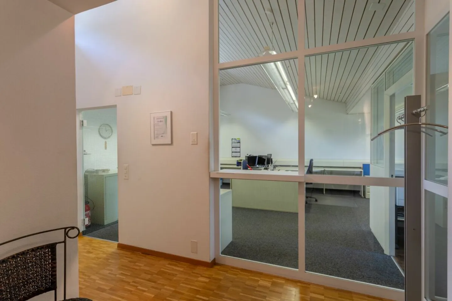 Attraktive Büroräume, zentral und gut erschlossen - Foto 2 von 11