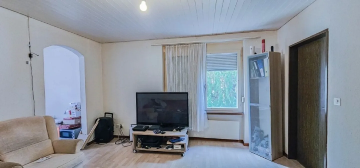 «Charmantes Mehrfamilienhaus mit 6 Einheiten» - Foto 6 von 12