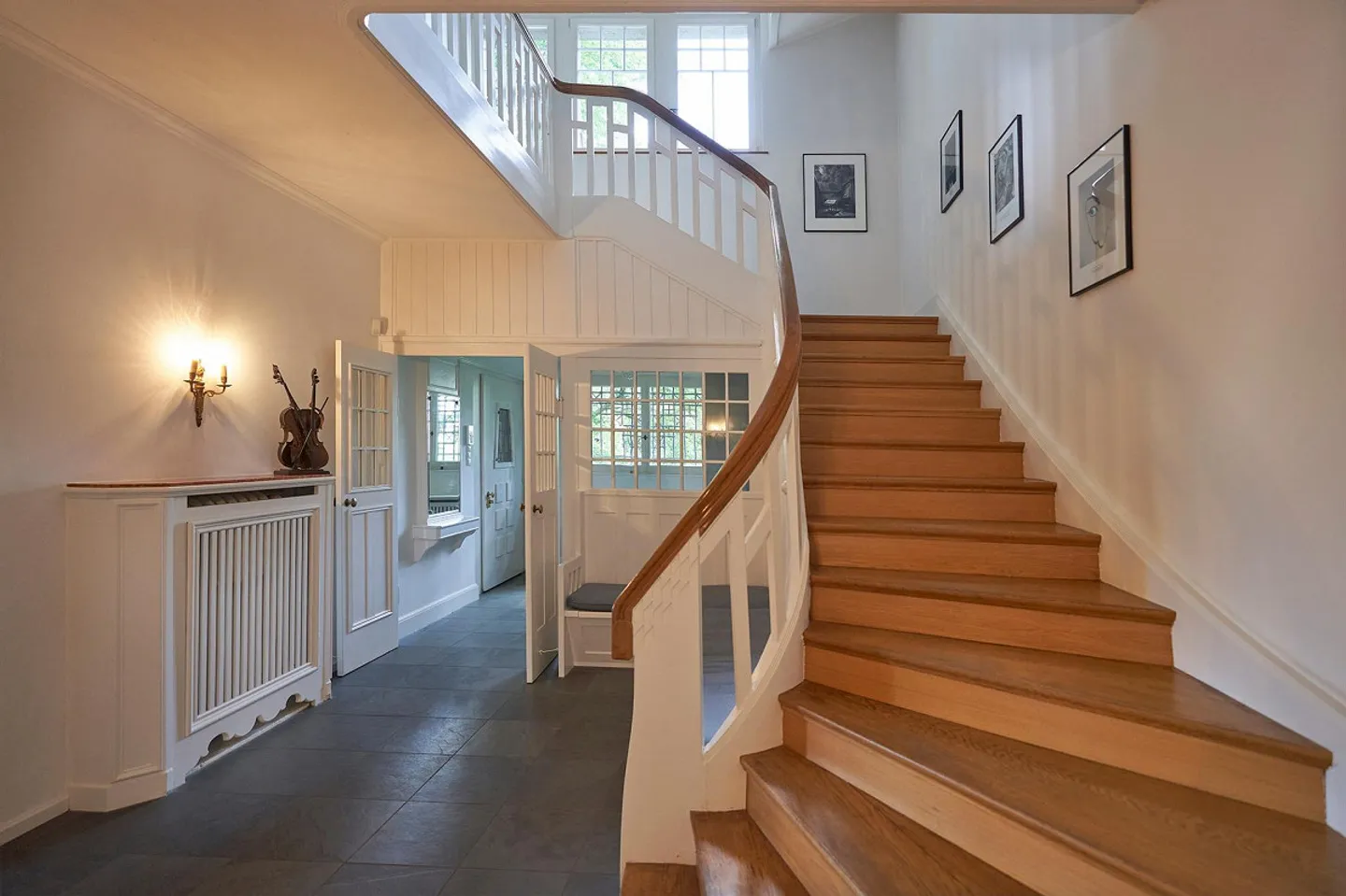 Art Nouveau city villa with park on the Zürichberg. - Photo 2 of 4