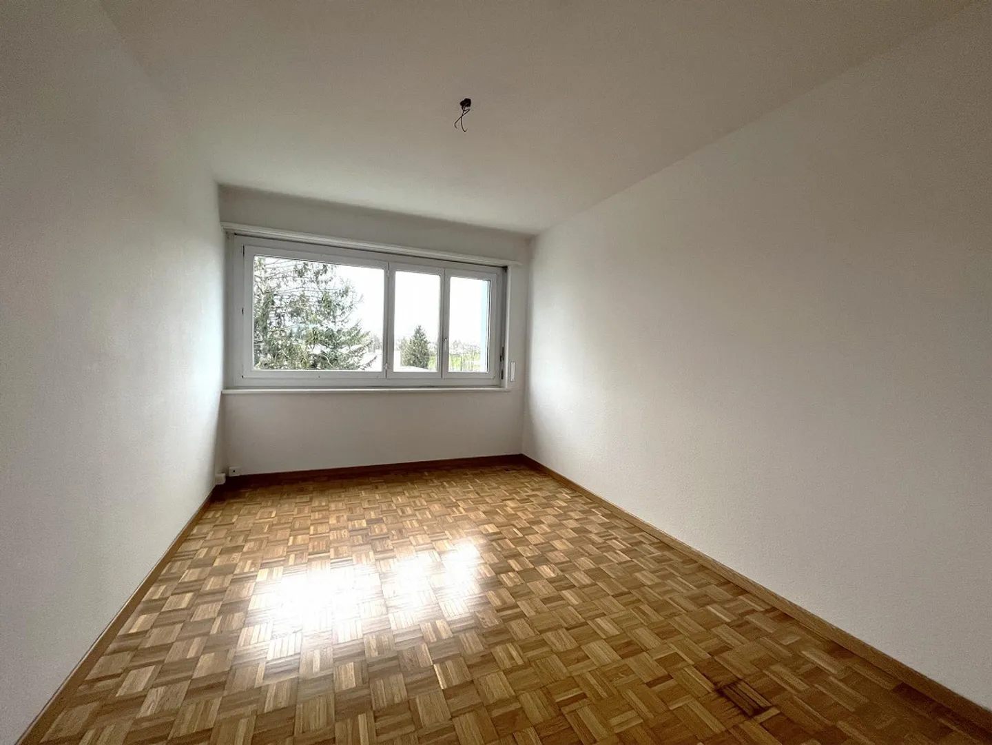 grosszügige 4.5-Zimmer-Wohnung in gepflegtem Mehrfamilienhaus - Foto 4 von 10