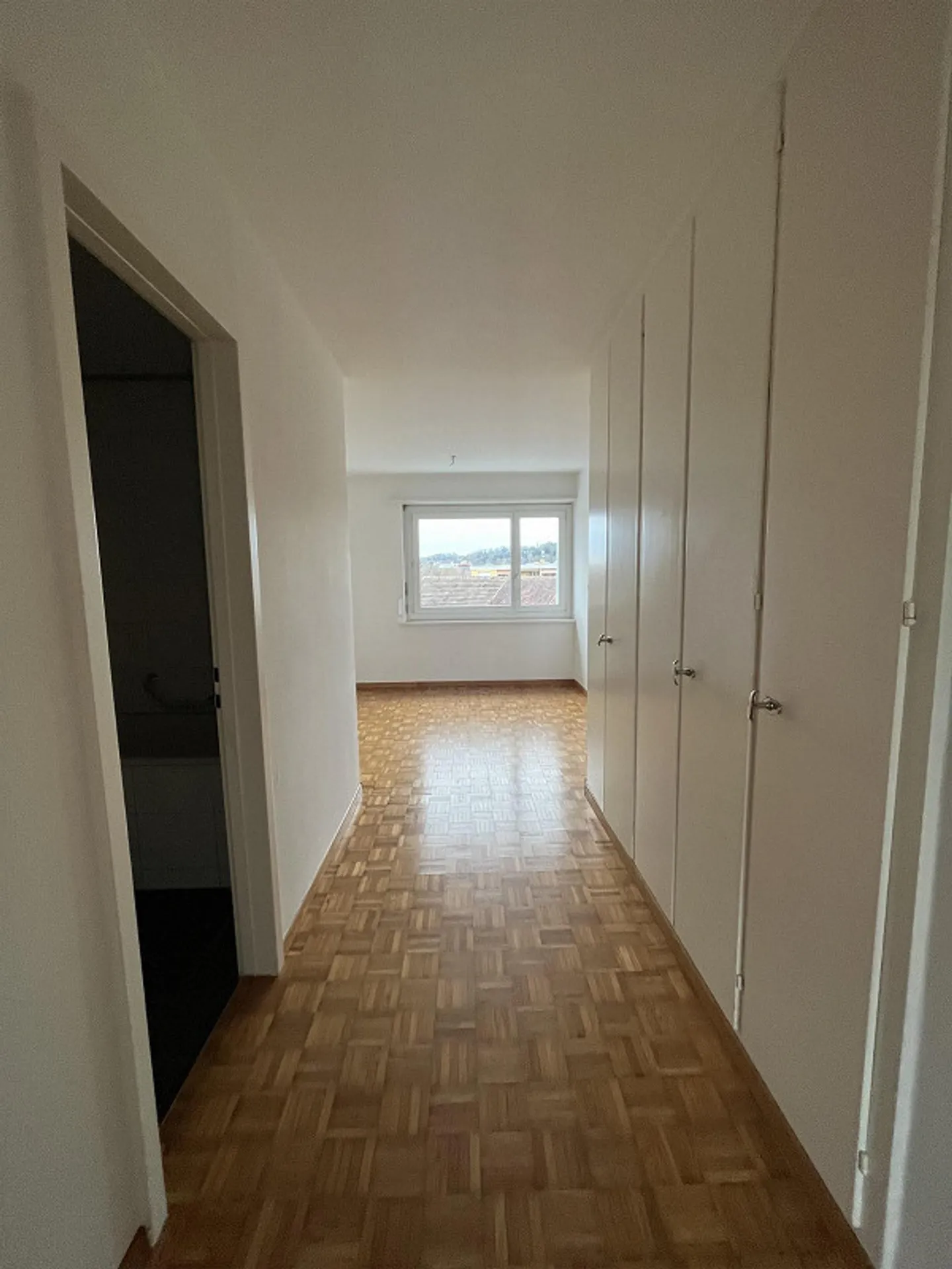 grosszügige 4.5-Zimmer-Wohnung in gepflegtem Mehrfamilienhaus - Foto 6 von 10