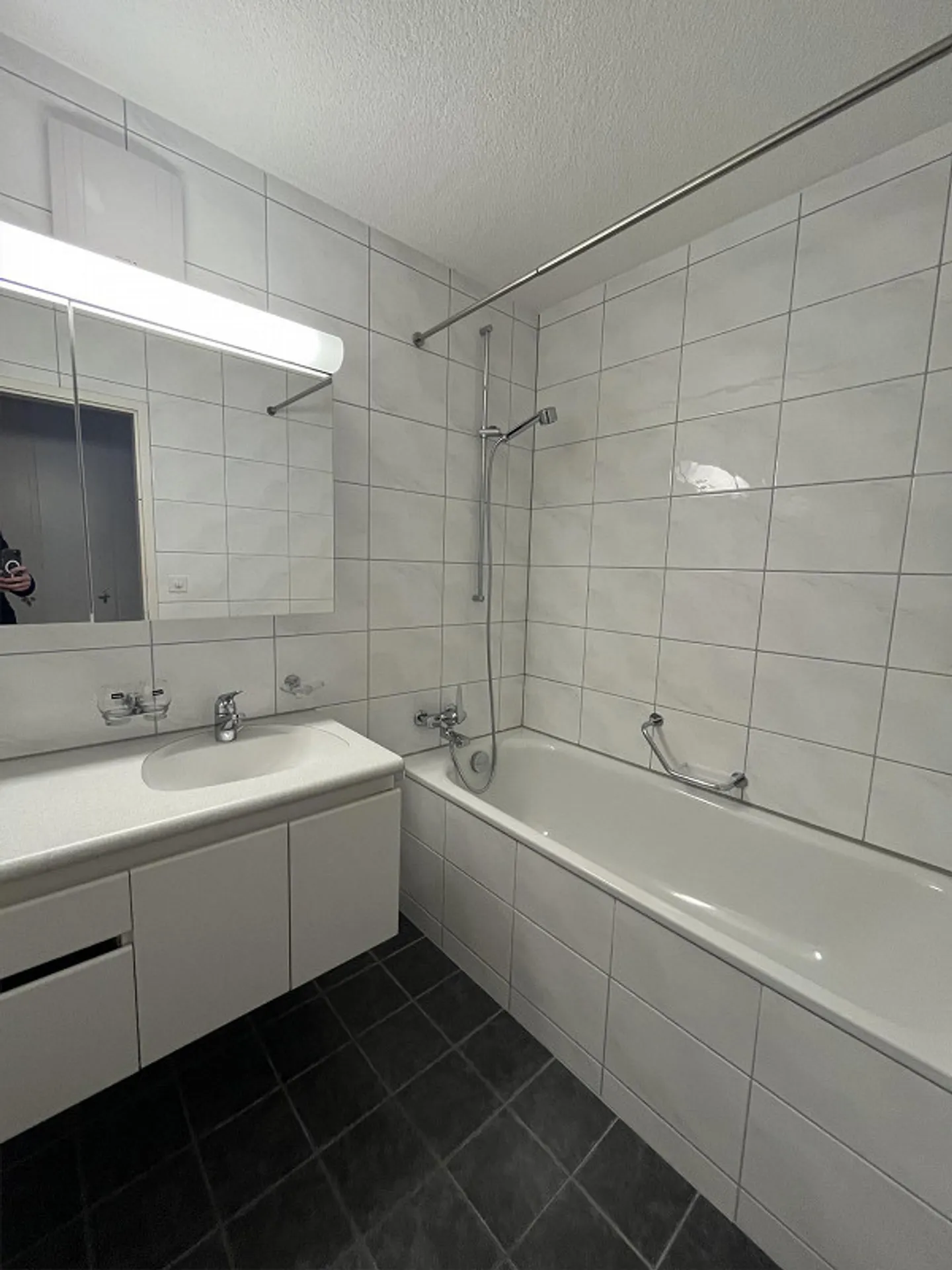 grosszügige 4.5-Zimmer-Wohnung in gepflegtem Mehrfamilienhaus - Foto 8 von 10