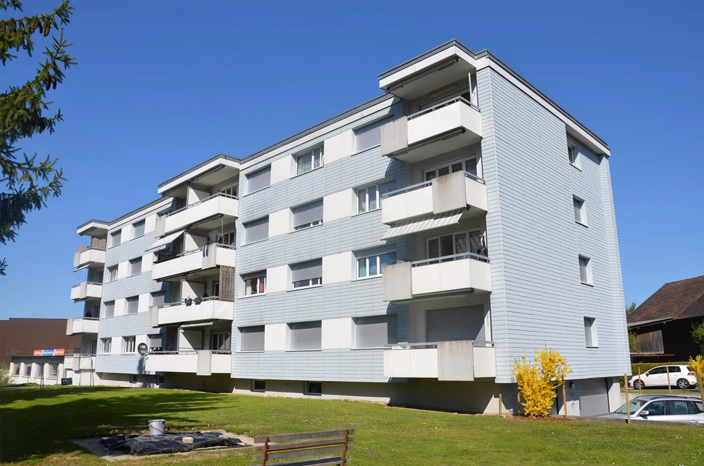 grosszügige 4.5-Zimmer-Wohnung in gepflegtem Mehrfamilienhaus - Foto 9 von 10