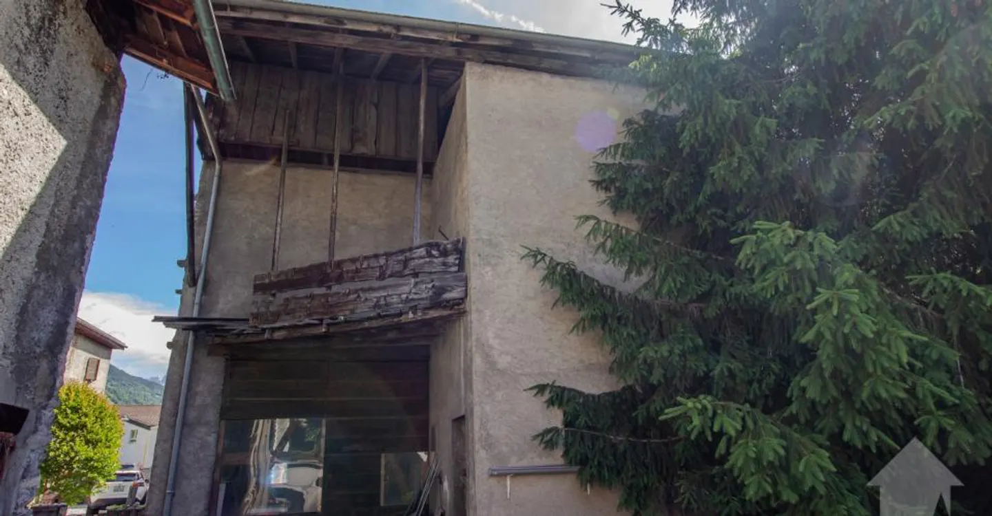 Charming Renovation Project - Photo 4 of 5
