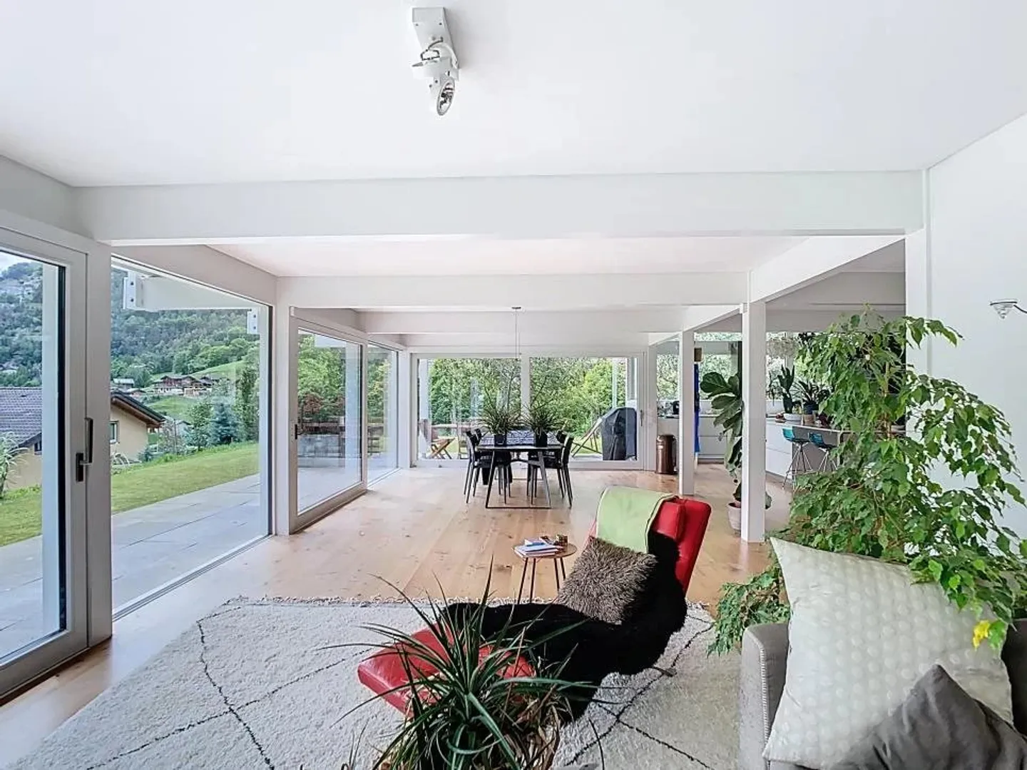 Luxury Family Villa - Photo 3 of 13